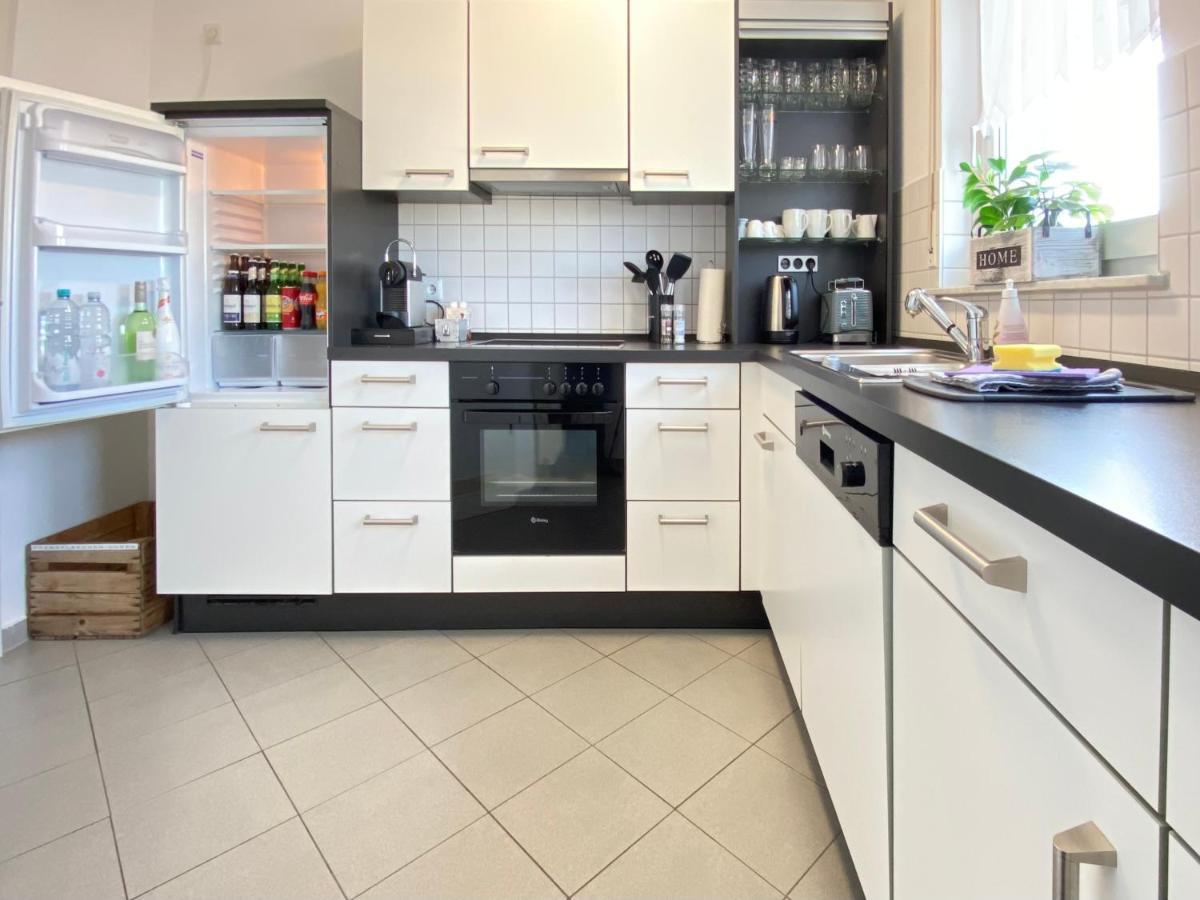 3 Zimmer Apartment In S-Bahn Naehe, 76 Qm, Max 5 Pers, 30Qm Dachterasse, Garage, Internet 1000 Mbit Gaertringen Bagian luar foto